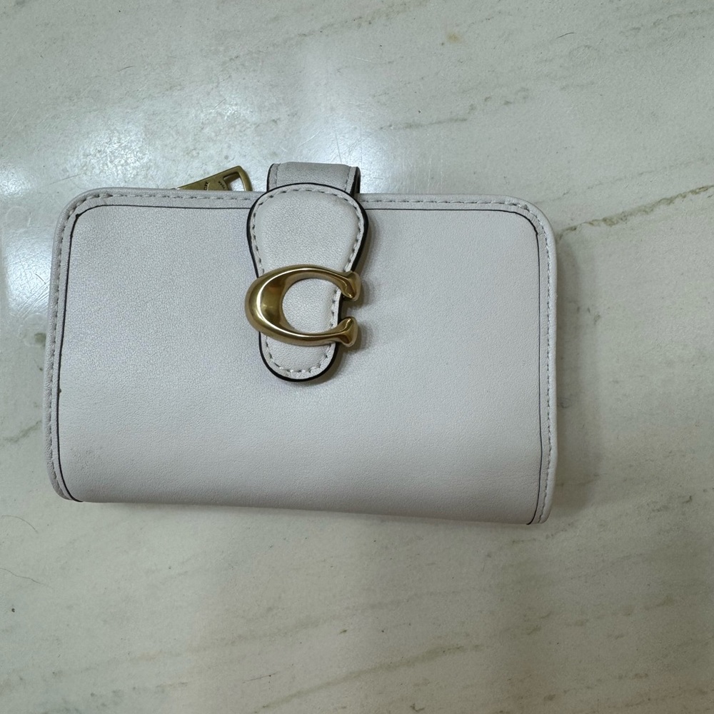 Coach tabby smooth leather medium wallet! Open to offers!